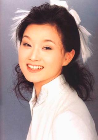 宋祖英自曝和老公一见钟情 与赵本山秘照曝光