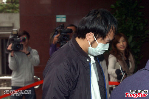 富二代迷奸继母致怀孕 检方曝光海量迷奸照