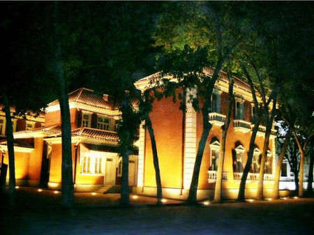 冯巩姜昆别墅曝光奢华似宫殿 揭曲艺大腕豪宅(组图)