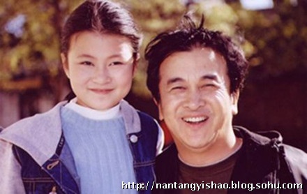 黄宏20岁女儿近照曝光 成绩出色就读播音系