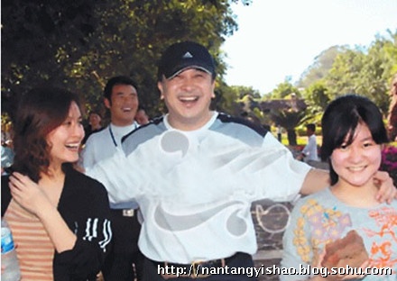 黄宏20岁女儿近照曝光 成绩出色就读播音系