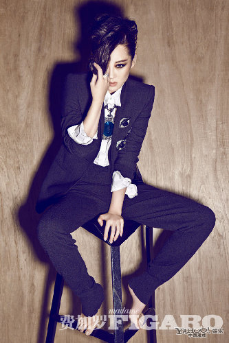 许晴妖娆魅笑登封面 性感娇艳贵气袭人