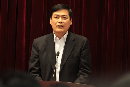 获奖代表市政公用局局长单强炜发言 获奖代表市政公用局局长单强炜发言