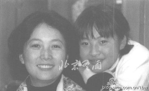 58岁陈道明与28岁女儿罕见合影 陈格为越剧团演员