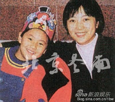 58岁陈道明与28岁女儿罕见合影 陈格为越剧团演员