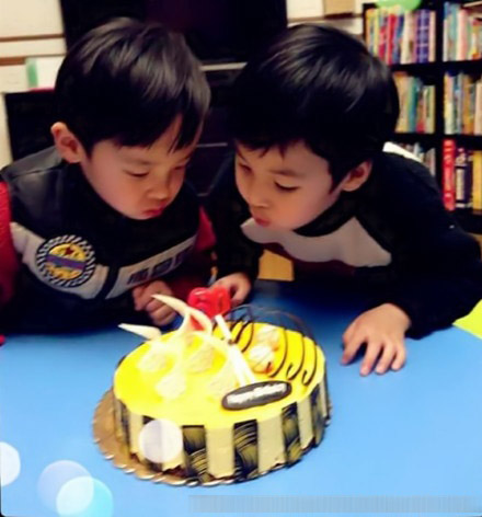 马景涛一家五口晒温馨 继母吴佳妮与马世媛关系似闺蜜