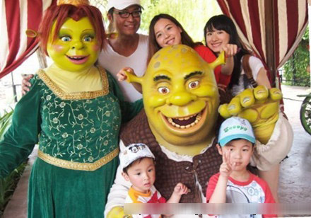 马景涛一家五口晒温馨 继母吴佳妮与马世媛关系似闺蜜