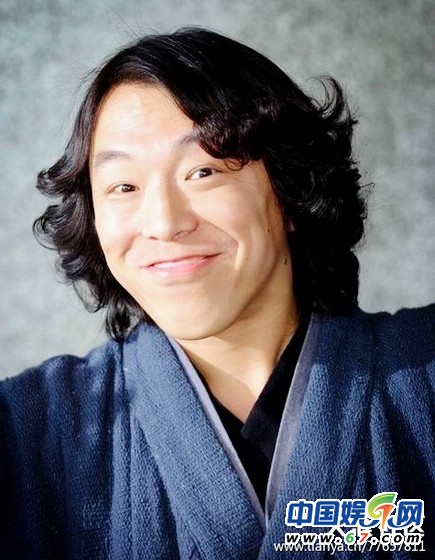 郑嘉颖唱歌 黄渤教舞蹈 揭一线男星入行真实身份