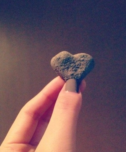 李晨的“心形石头”成为2012年度娱乐圈的热点事件