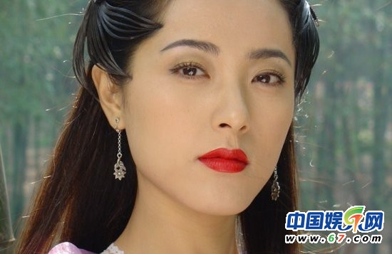 荧屏花语：古装美人争相斗艳 刘诗诗美艳如樱花范冰冰娇媚如睡莲