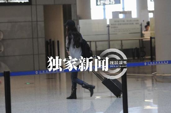 汤唯疑似男友曝光：满面胡须 似张震