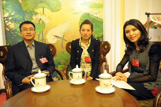 80后人大代表下午与网友网谈