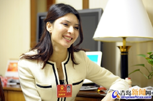 维族美女代表札蒂