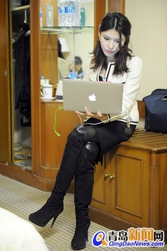 维族美女代表札蒂