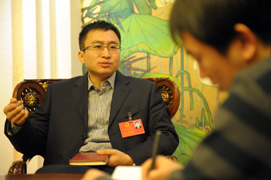 80后人大代表下午与网友网谈
