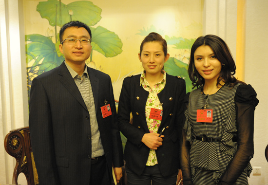 80后人大代表下午与网友网谈