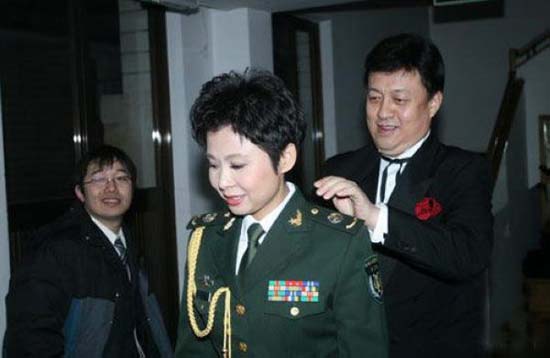 董文华15岁遇到丈夫张楠 39岁诞下可爱儿子(图)