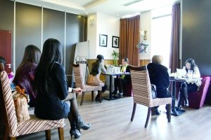 媒体揭秘富豪相亲会：有人出300万要求找处女