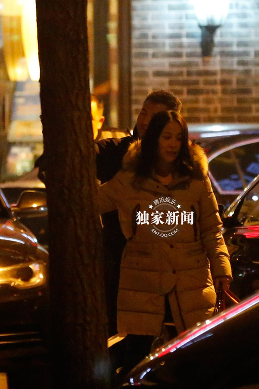 那英携夫款待好声音学员