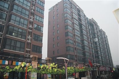 兰亭公司开发的兰亭名苑的17、18号楼,“房妹”的部分房产就在这两栋楼。