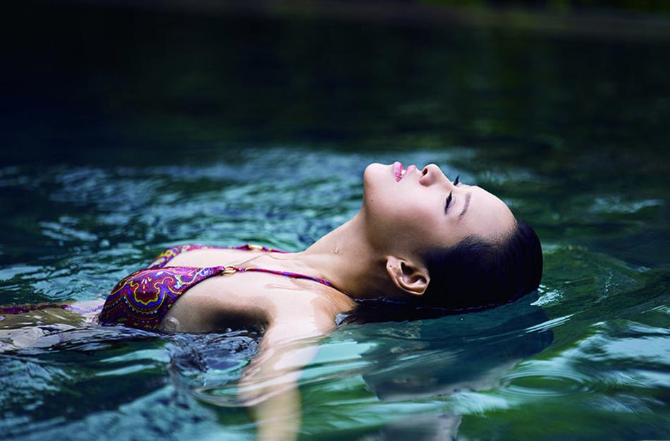 伊能静比基尼新年写真