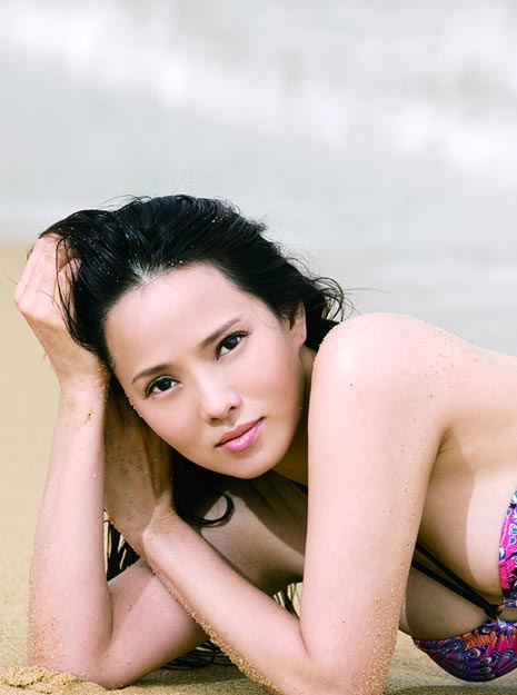 伊能静比基尼新年写真