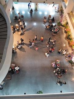 开放陆客来台后,北市议会成为陆客团热门观光景点,假日议会内人声鼎沸。台湾《联合报》