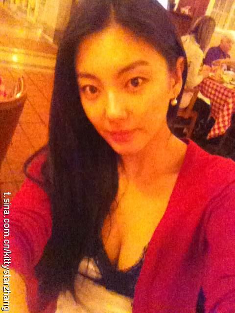 张雨绮16岁拍广告照片曝光 微博自曝挤胸素颜照