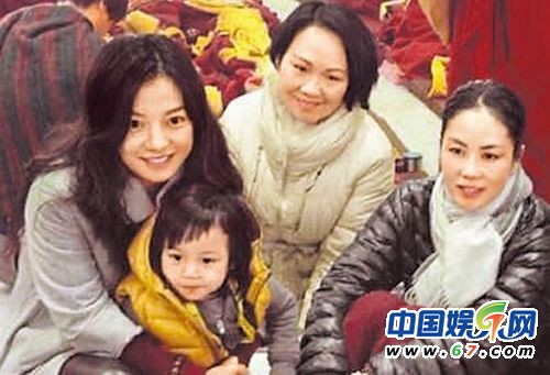 王菲与佛友聚会合影