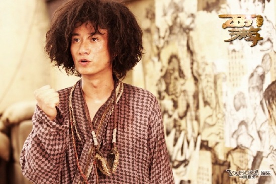 西游爆笑造型曝光 黄渤抱猪罗志祥携四大妈护肾