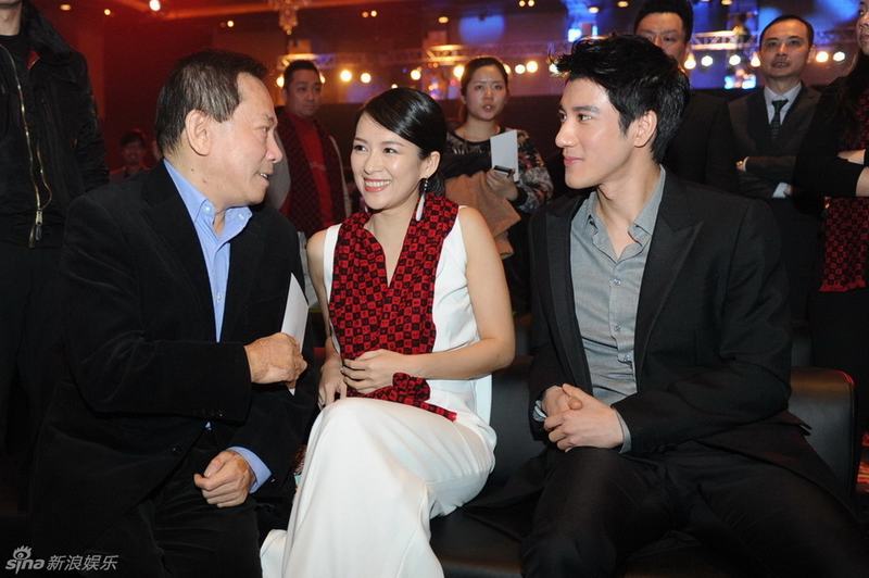 王力宏熊抱章子怡 贴头热聊