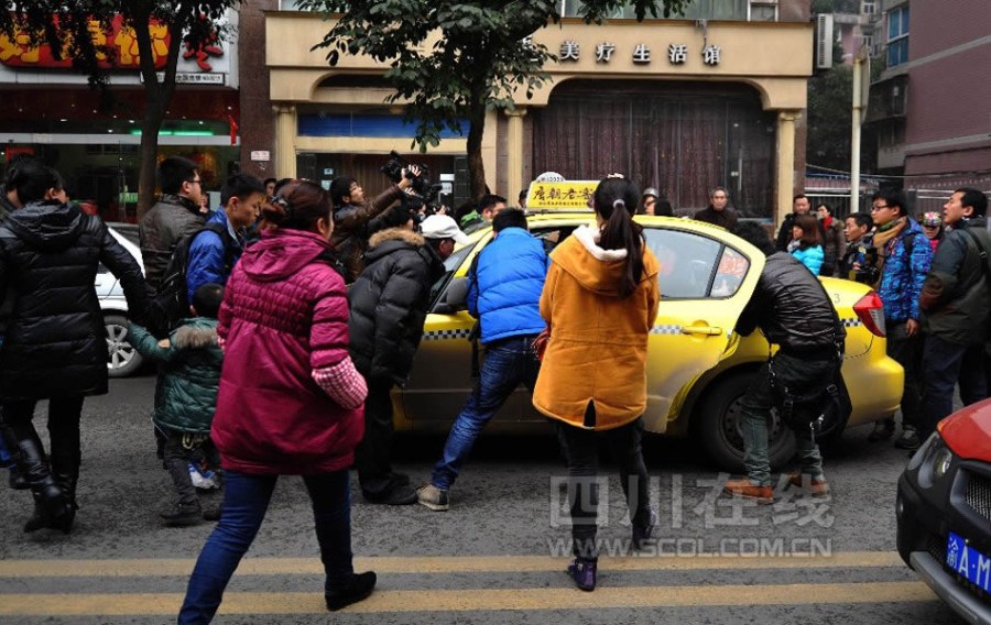 周克华女友在重庆受审 周克华女友在重庆受审