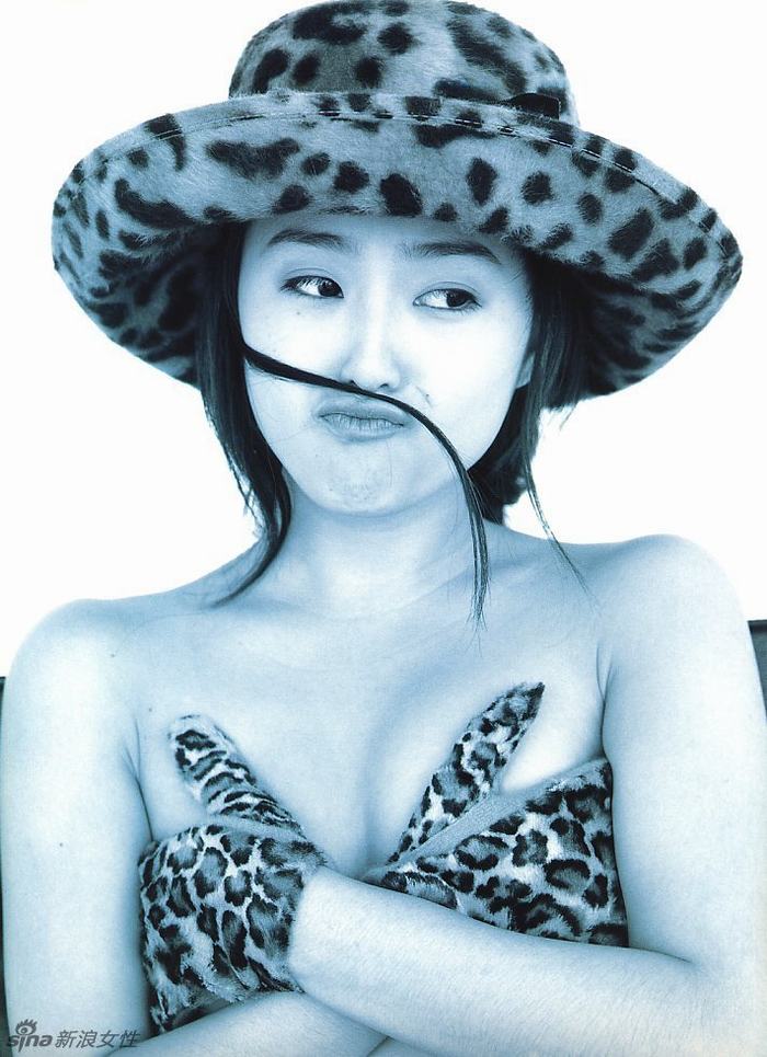 酒井法子少女时期珍藏绝版写真 全裸淋浴大尺度吸吮手指