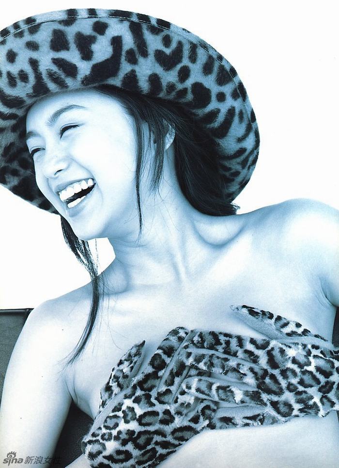 酒井法子少女时期珍藏绝版写真 全裸淋浴大尺度吸吮手指