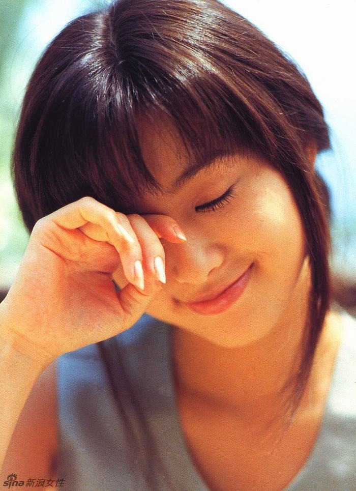 酒井法子少女时期珍藏绝版写真 全裸淋浴大尺度吸吮手指