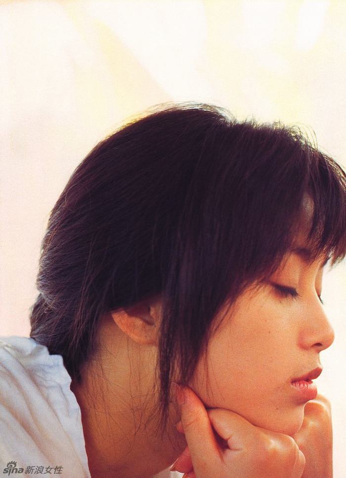 酒井法子少女时期珍藏绝版写真 全裸淋浴大尺度吸吮手指