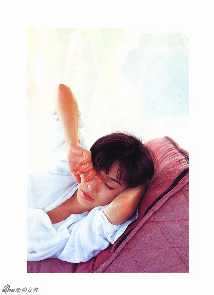 酒井法子少女时期珍藏绝版写真 全裸淋浴大尺度吸吮手指