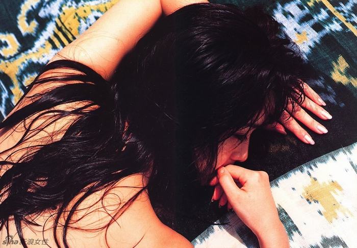 酒井法子少女时期珍藏绝版写真 全裸淋浴大尺度吸吮手指