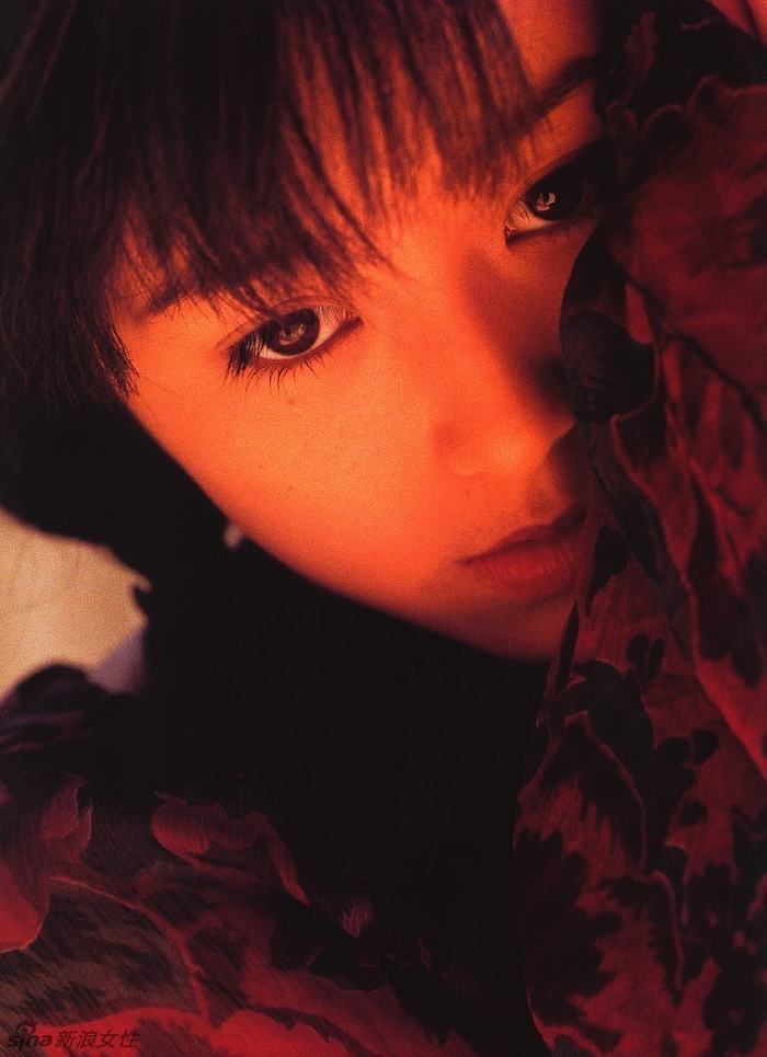 酒井法子少女时期珍藏绝版写真 全裸淋浴大尺度吸吮手指