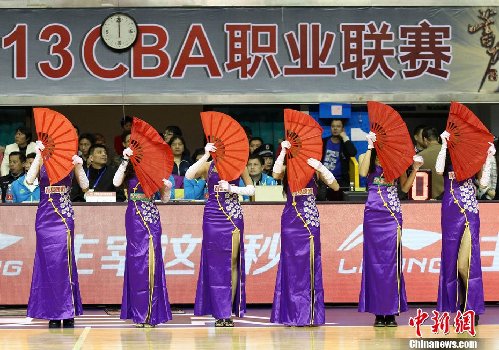 CBA篮球宝贝上演魅惑旗袍秀