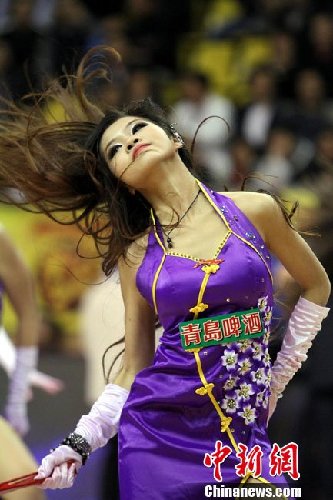 CBA篮球宝贝上演魅惑旗袍秀