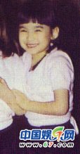 TVB明星童年照 黄宗泽孤僻抱猫 滕丽名三角眼无美女相