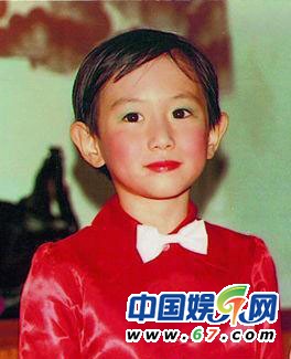 TVB明星童年照 黄宗泽孤僻抱猫 滕丽名三角眼无美女相