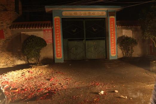 湖南发生校园惨案 校长护学生被砍死