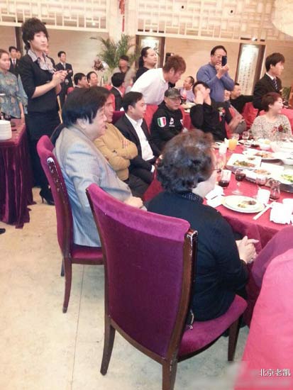 73岁赵忠祥寿宴内场图曝光 春晚老明星齐聚如晚会