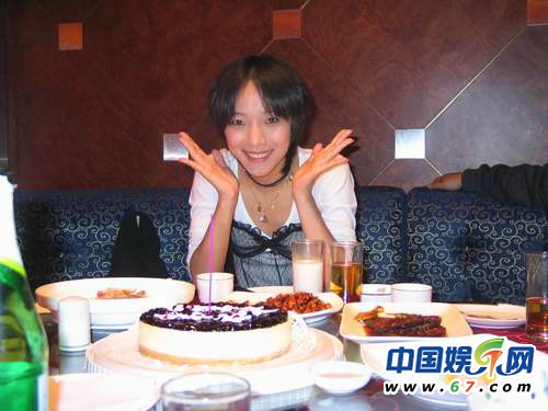 宋丹丹高考遇初恋导致落榜 揭秘明星考试趣闻及青涩照