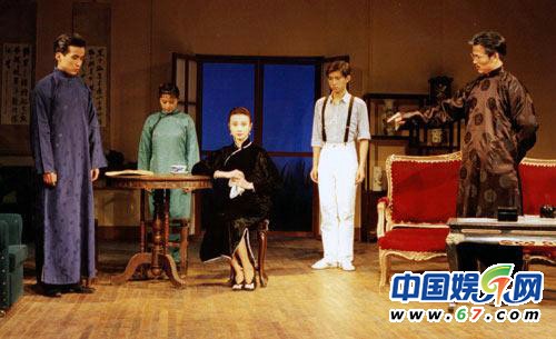 宋丹丹高考遇初恋导致落榜 揭秘明星考试趣闻及青涩照