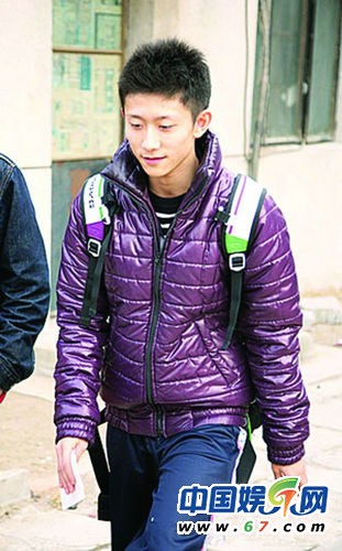 宋丹丹高考遇初恋导致落榜 揭秘明星考试趣闻及青涩照