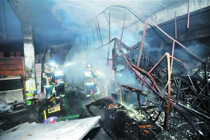 重庆路广告公司失火