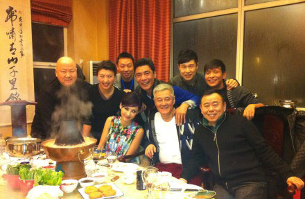 张柏芝今年欲登辽视春晚 会本山大叔吃火锅